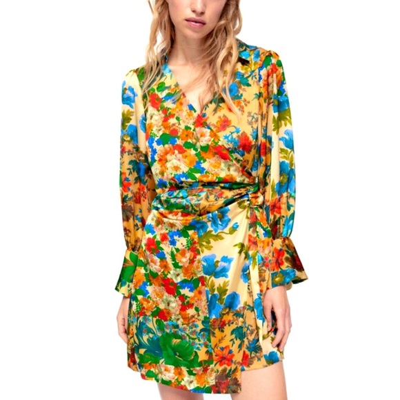 Zara Dresses & Skirts - ZARA satin wrap floral print dress 🧡
